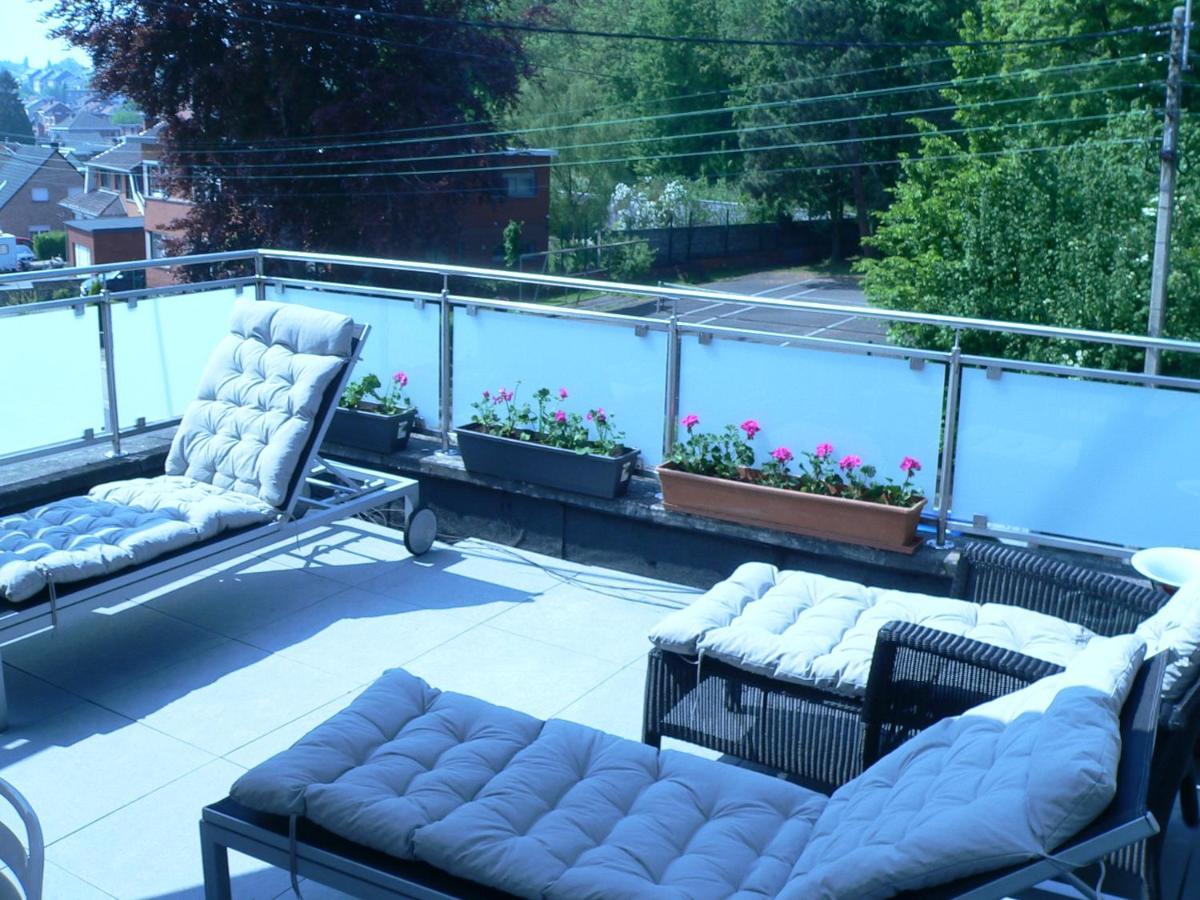 liège 4420 rue jean Jaurès 45 grande maison joyeuse avec terrasse 30m2 pour 8 personnes maximum Saint-Nicolas  Esterno foto