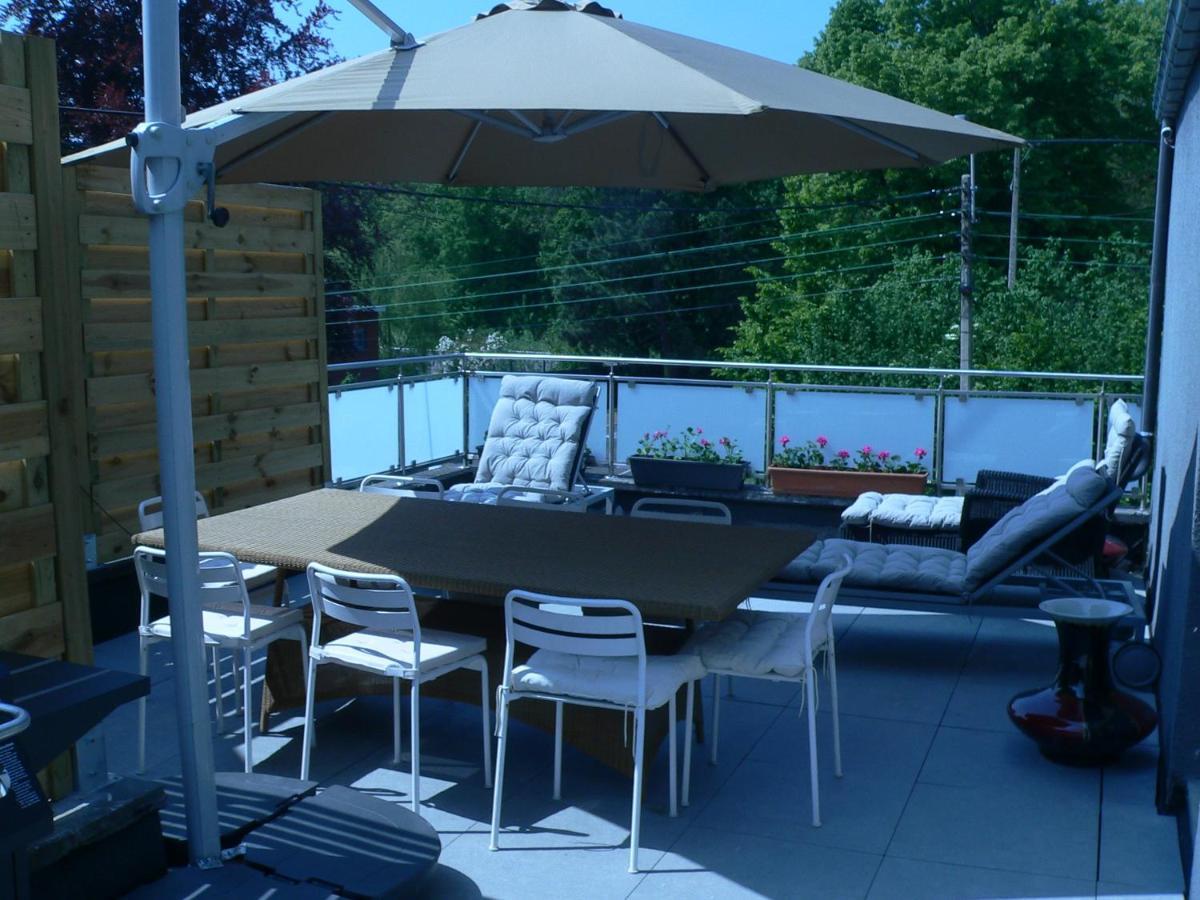 liège 4420 rue jean Jaurès 45 grande maison joyeuse avec terrasse 30m2 pour 8 personnes maximum Saint-Nicolas  Esterno foto