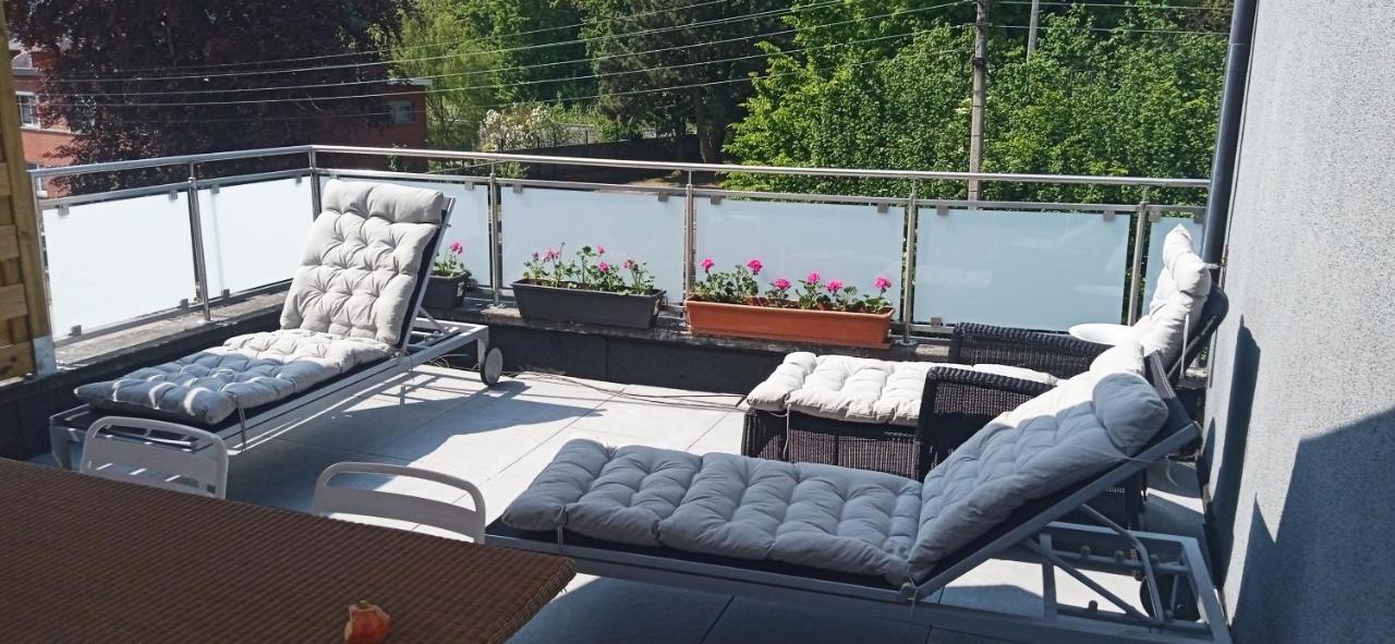 liège 4420 rue jean Jaurès 45 grande maison joyeuse avec terrasse 30m2 pour 8 personnes maximum Saint-Nicolas  Esterno foto